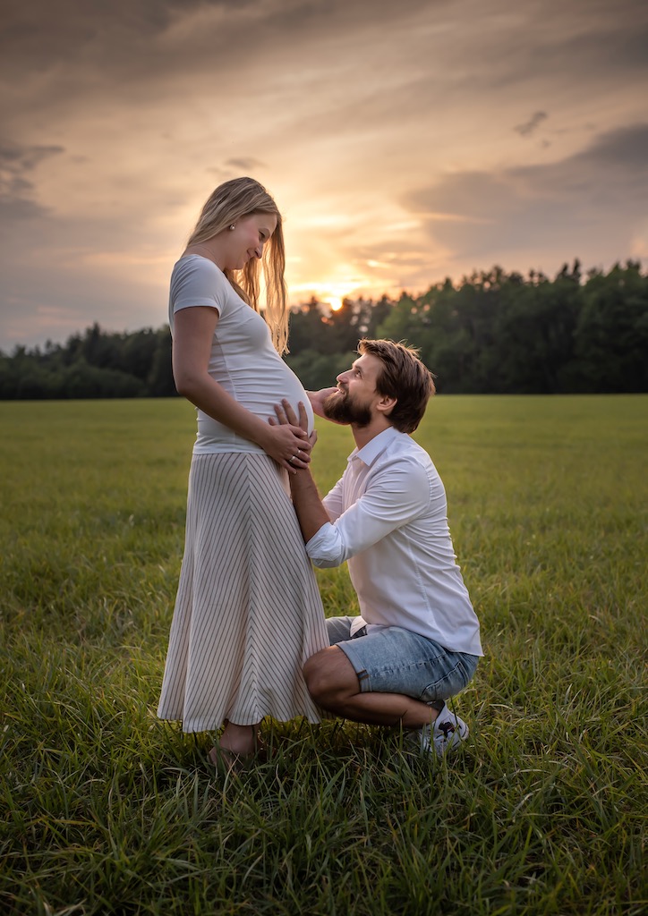 Těhotenská fotografie západ slunce